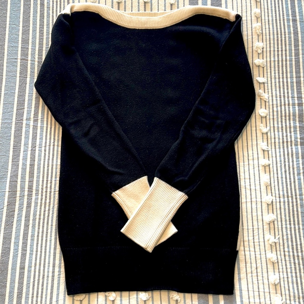 PattyBoutik Black Scoop Neck Sweater with Cream Trim